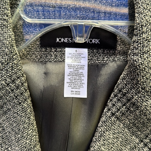 Jones New York Blazer- Like new - Picture 2 of 4